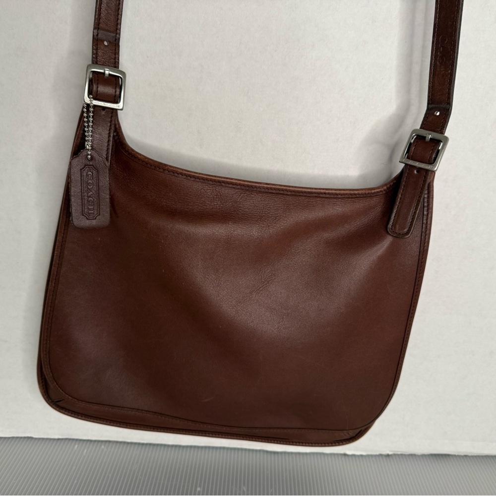 Vintage Coach 9134 mahogany slim hippie flap Costa Rica
